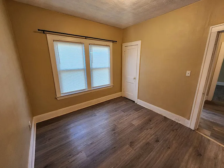 15816 Grovewood Ave — Photo 12
