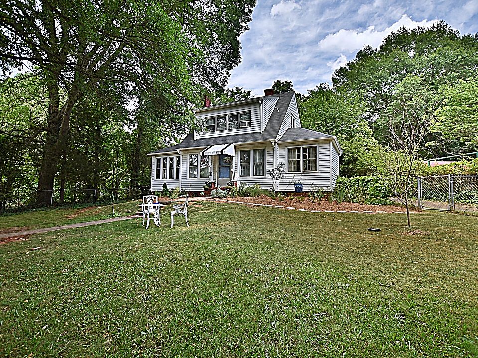 1st image of 405 Willowbrook Ave