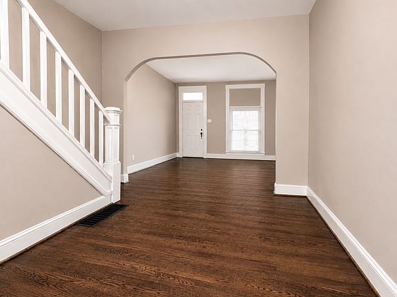 4th image of 614 N Streeper St