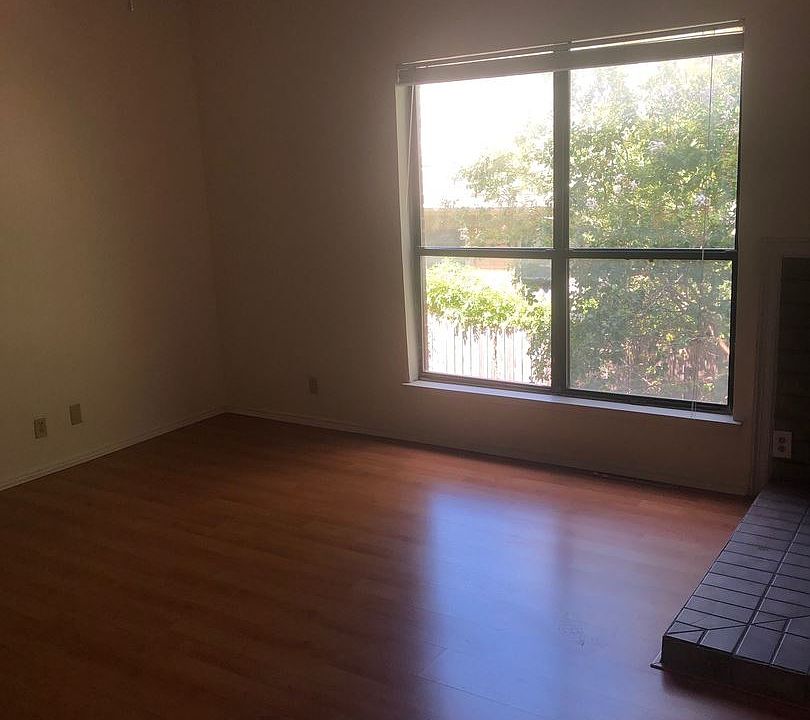1st image of 704 W 21st St APT 203