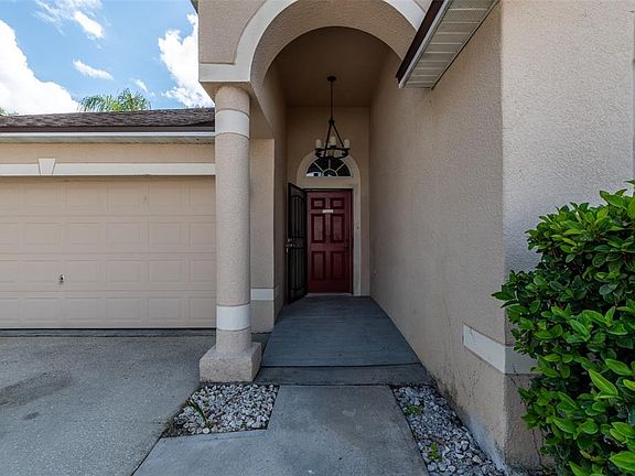 5th image of 383 FAIRFIELD DRIVE