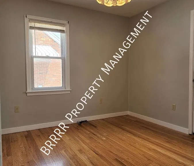2234 Easton Ave — Photo 8