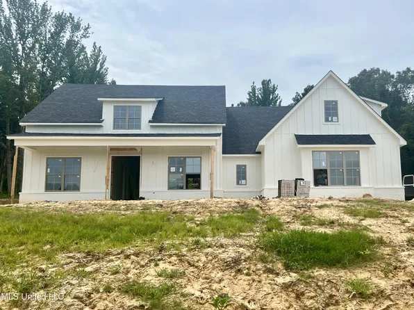 9281 Treadway Creek Dr, Hernando, MS 38632