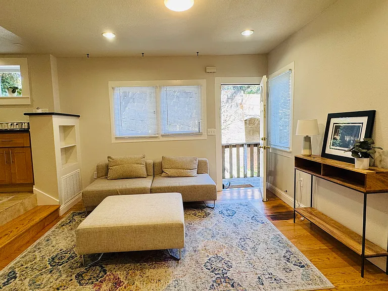 206 Sunnyside Ave #A — Photo 3