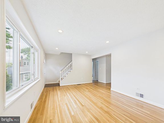 4th image of 13202 Valley Dr