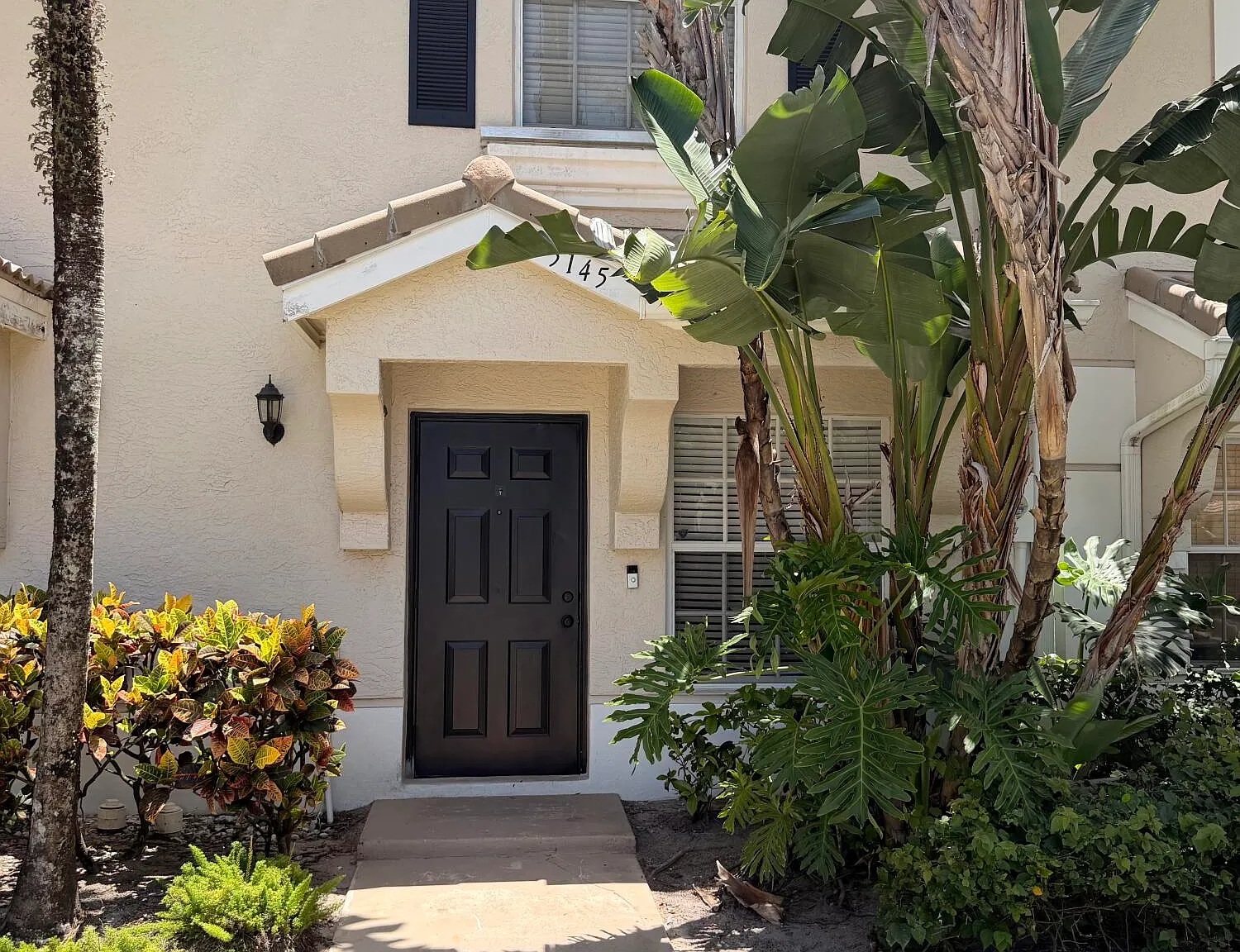 2 bed, 2.5 bath, 1104 sqft, $2,300 — Photo 1