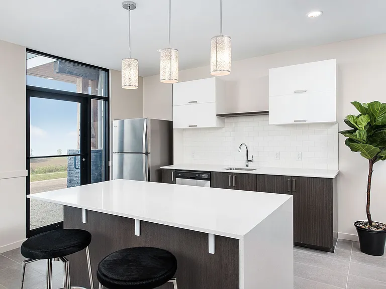 772 Paisley Rd #4 — Photo 1