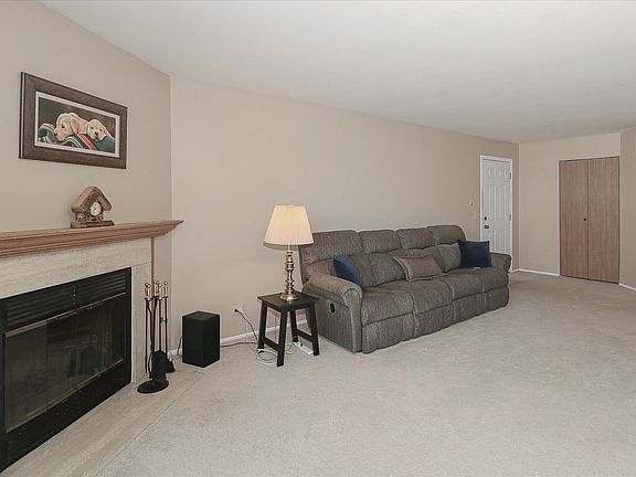5th image of 304 Glasgow Ln Unit W1