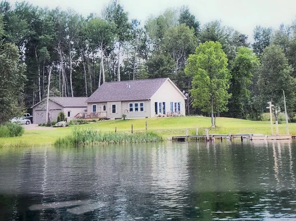 2017 N William Dr, Sault Sainte Marie, MI 49783