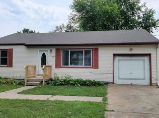 1207 NE 67th Pl, Gladstone, MO 64118