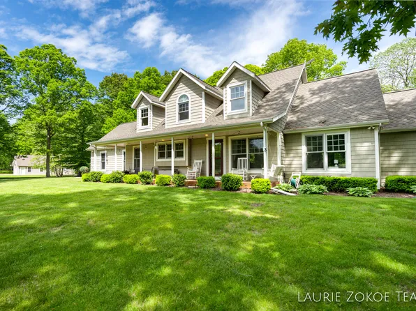 6010 S Moorland Rd, Ravenna, MI 49451