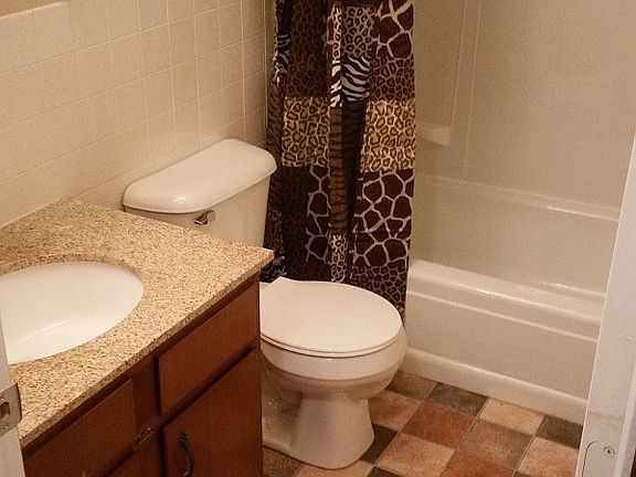 4th image of 504 S 7th St APT 5