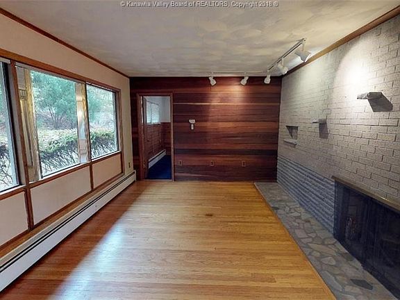 5th image of 202 Thurston Dr