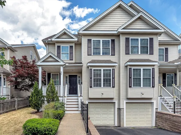 99 4th St Unit 1, Medford, MA 02155