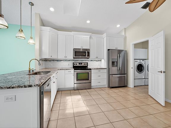 5th image of 3002 SE Brierwood Place