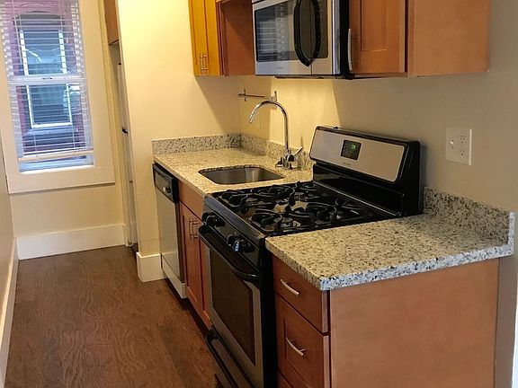 4th image of 1942 NW Pettygrove St APT 8
