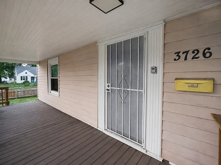 3726 Homewood Ave — Photo 10