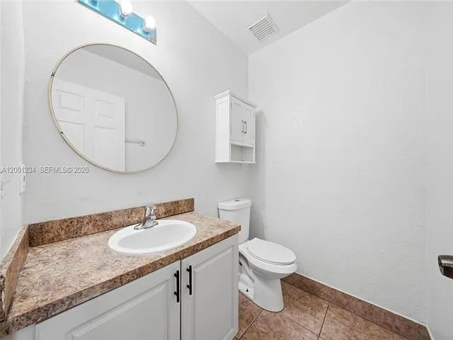 902 SW 8th Pl — Photo 5