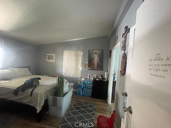 5th image of 2930 E Rialto Ave