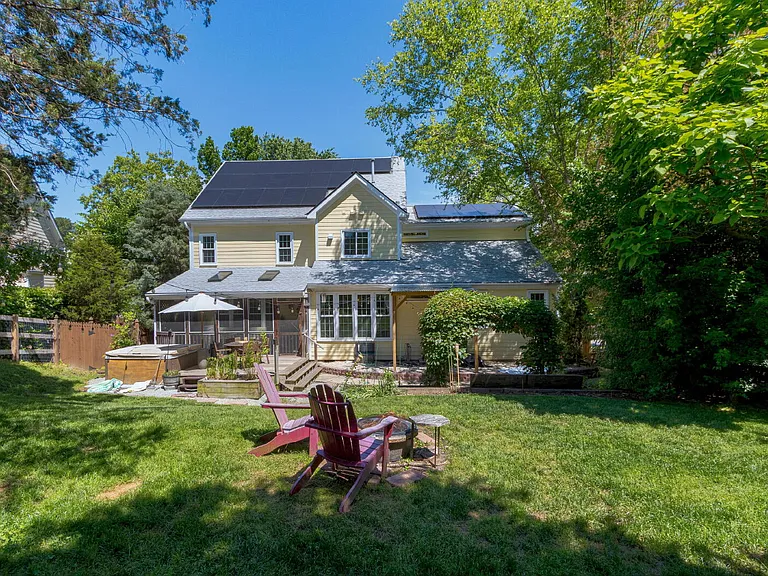 2711 Ashland Dr — Photo 45