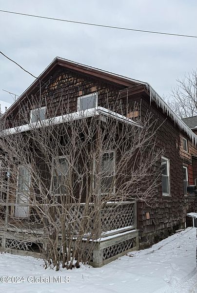 3rd image of 18 Boardman Street