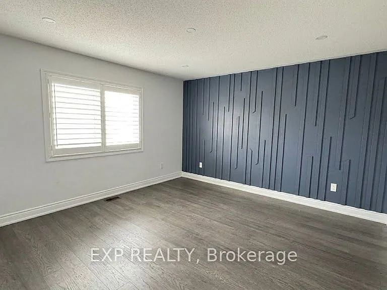 215 Remembrance Rd — Photo 3