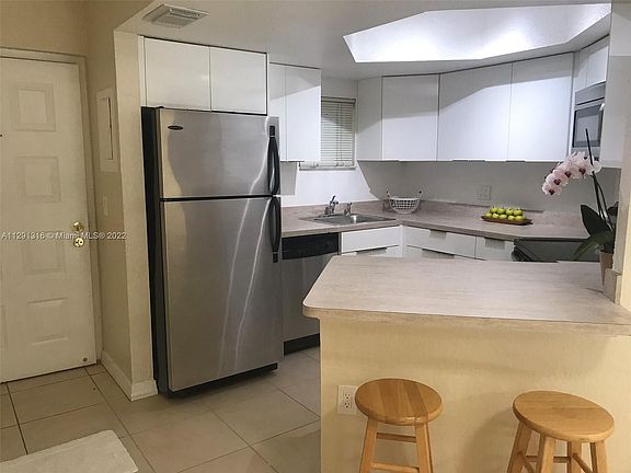 3rd image of 8245 Lake Dr APT 107