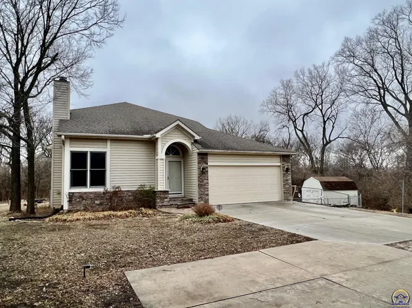 4247 NW 43rd St, Topeka, KS 66618