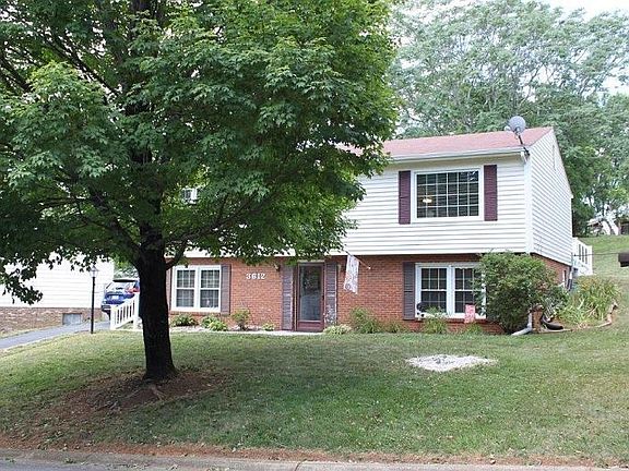 2nd image of 3612 Hyde Park Dr