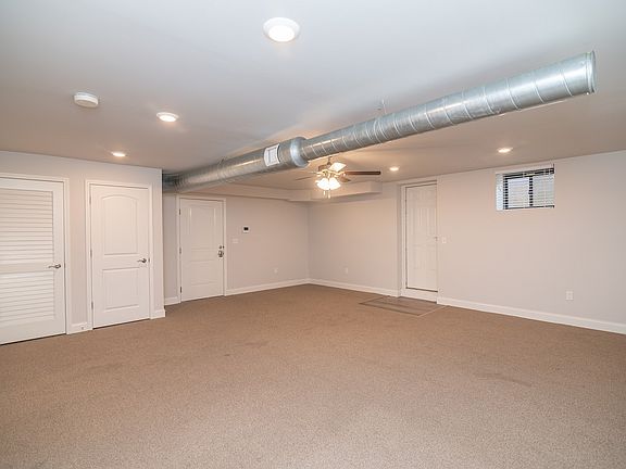 2nd image of 230 W Dunklin St #B01