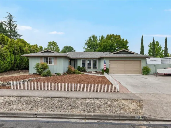 2978 Seckel St, Medford, OR 97504