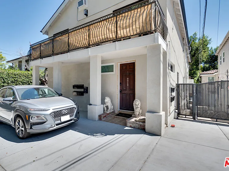 9040 Phyllis Ave #B — Photo 12