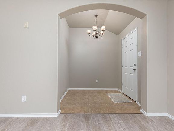 3rd image of 138 Meadow Crest Dr