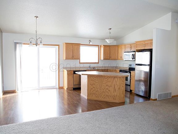 2nd image of 3686 Polk St S