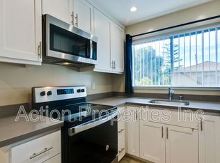 423 Center St #4, Redwood City, CA 94061