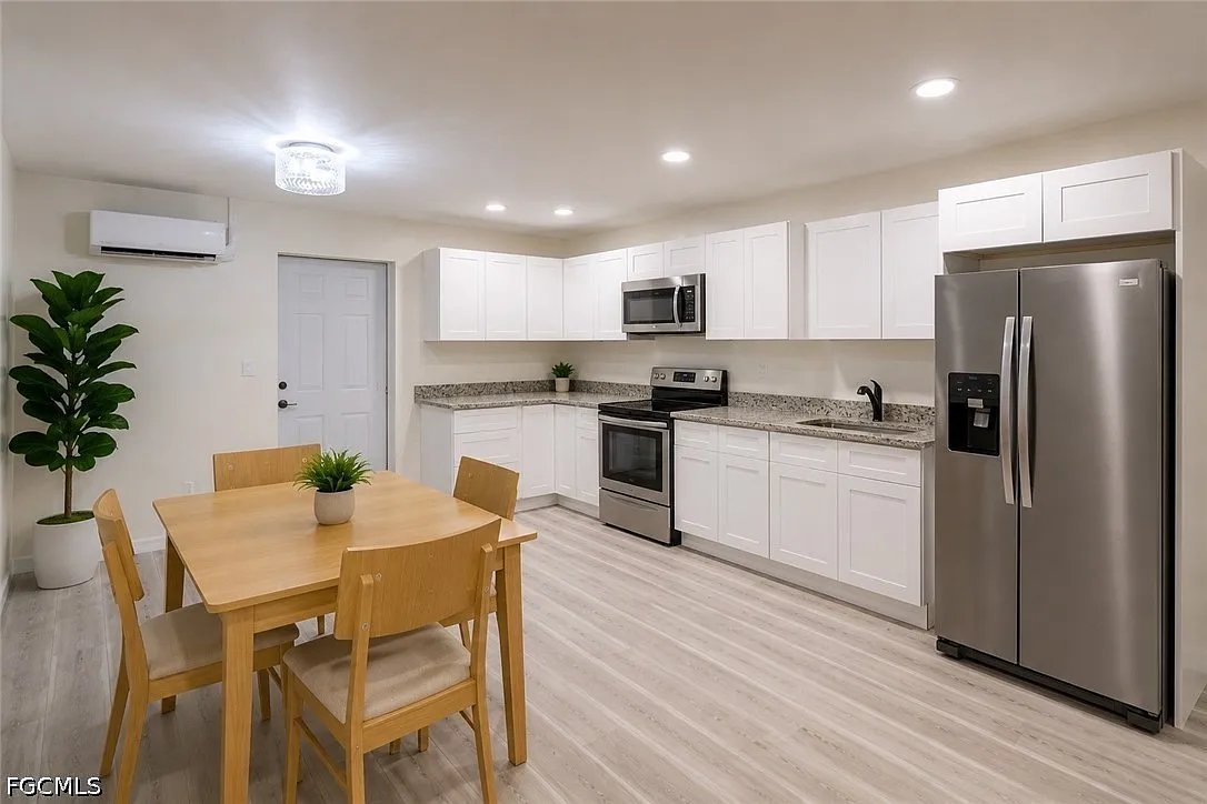 2 bed, 2.0 bath, 1300 sqft, $1,450 — Photo 2