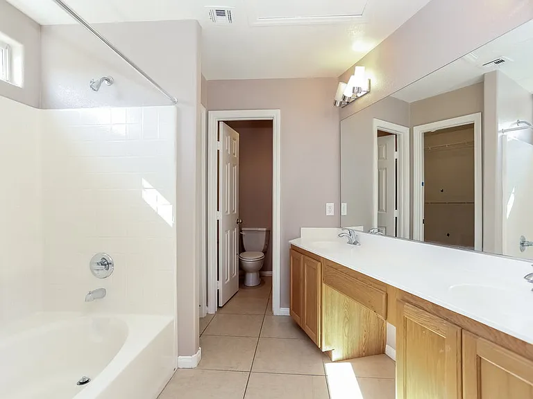 10735 Holmfield St — Photo 15