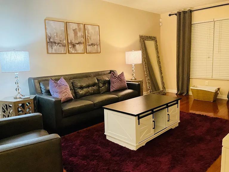 411 Shadow Glen Dr — Photo 4