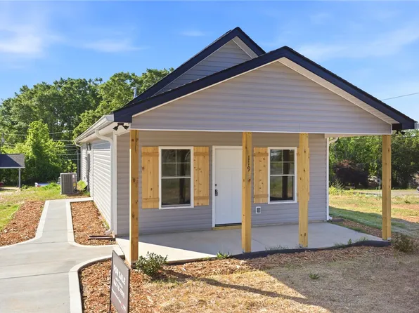 119 Riley St, Westminster, SC 29693