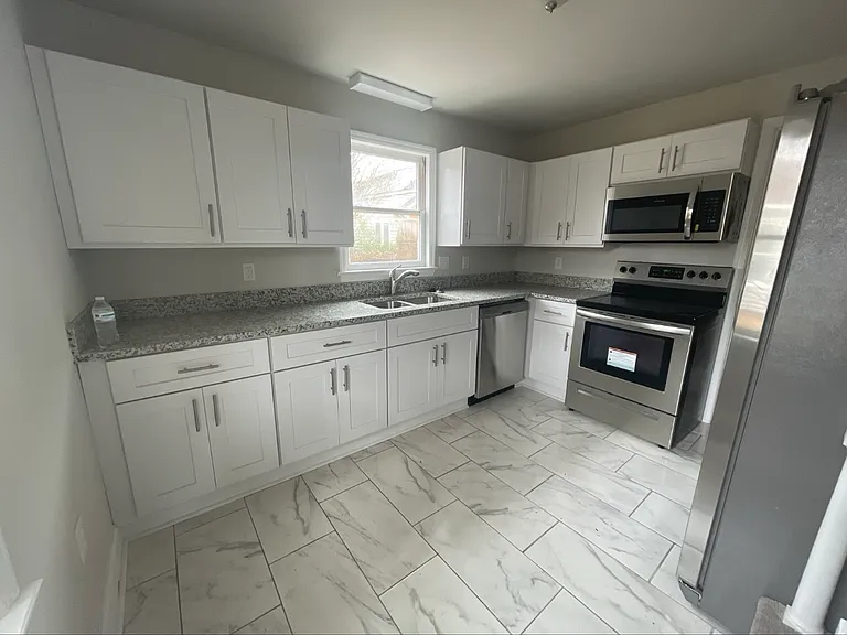 4001 Chesapeake Ave — Photo 2