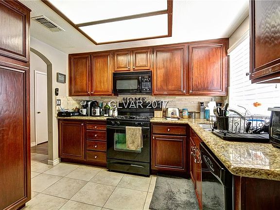 4th image of 4404 Loma Ct
