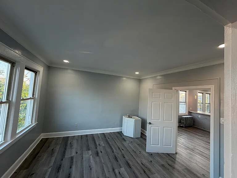 31 Orchard Pl #1L — Photo 2