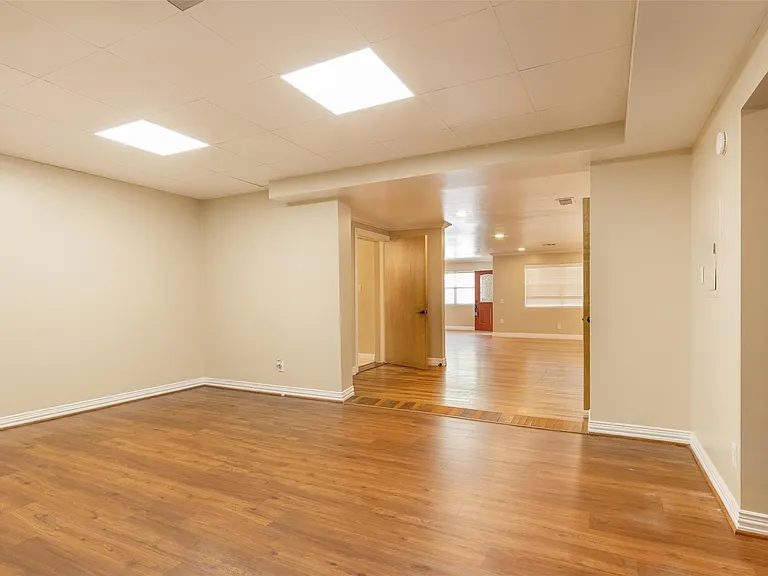 2098 Harland Dr — Photo 13