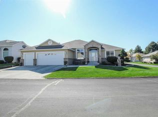 102 Prestwick Ln, Pasco, WA