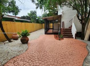 2528 SW 16th St #0, Miami, FL 33145