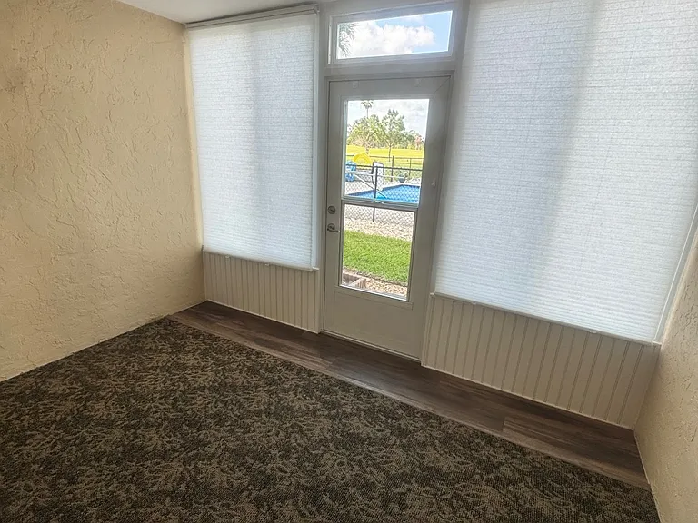 3607 Edgewater Dr — Photo 13