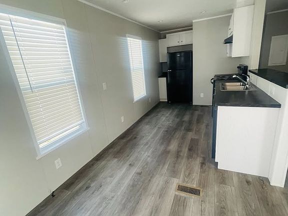 4th image of 3052 Ashgrove Rd #48