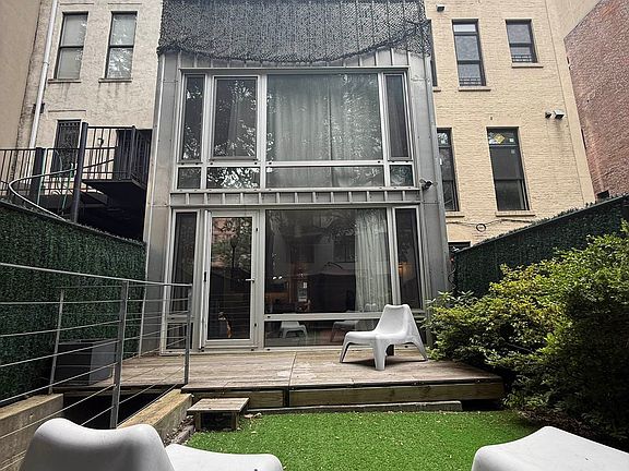 5th image of 309 W 112th St #1A