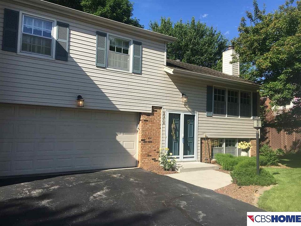 1st image of 2318 S 119th Ct