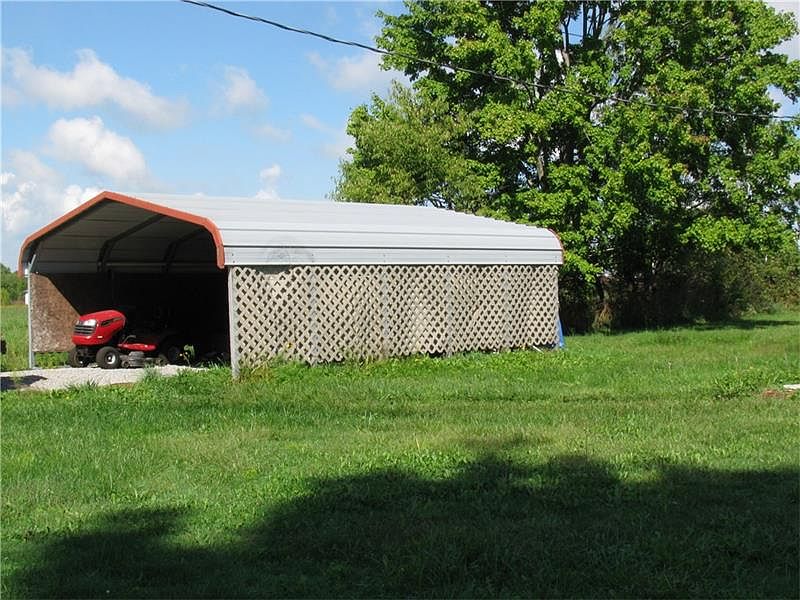 2nd image of 47 District Rd